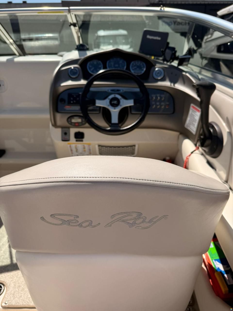 Sea Ray 210 Overnighter