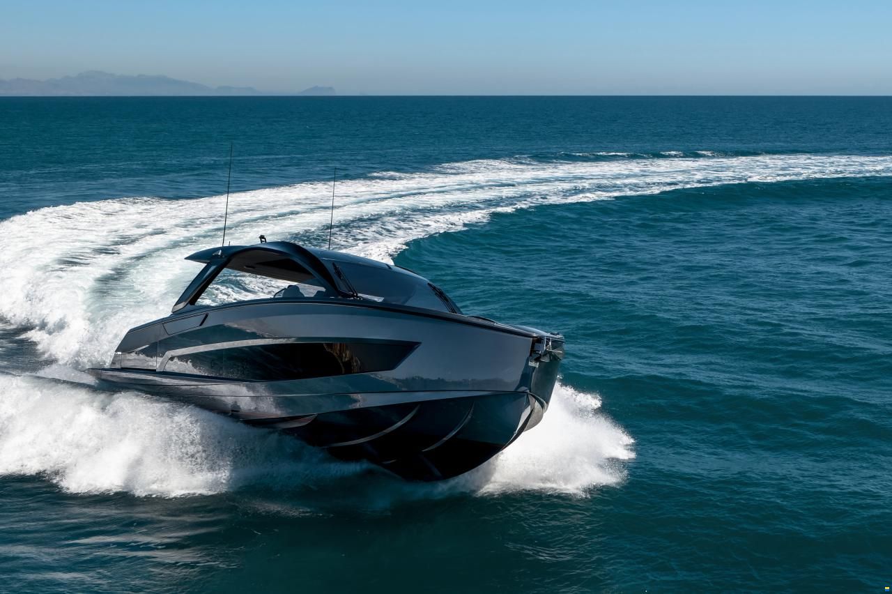 Astondoa 577 Coupe