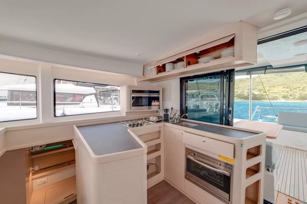 Lagoon 42
