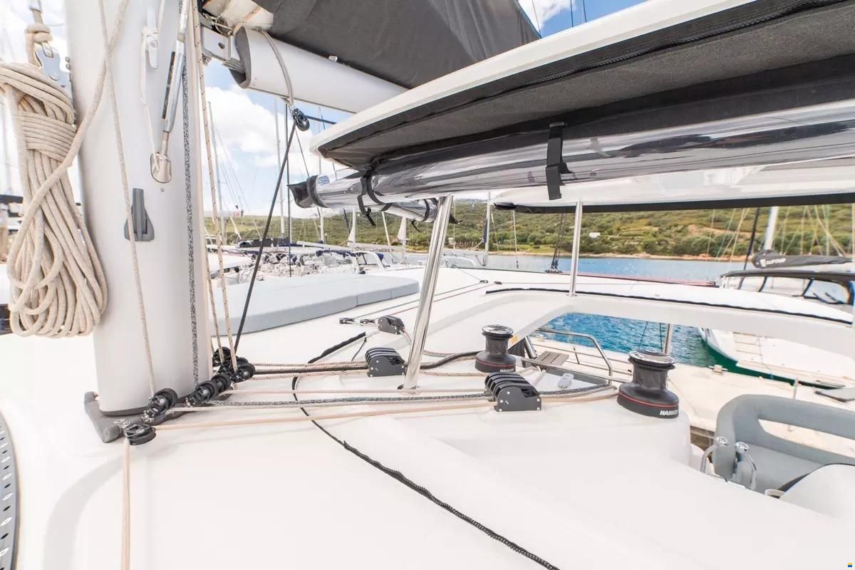 Lagoon 42
