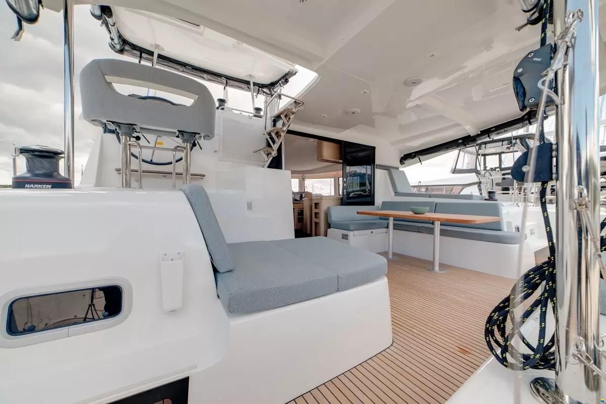 Lagoon 42