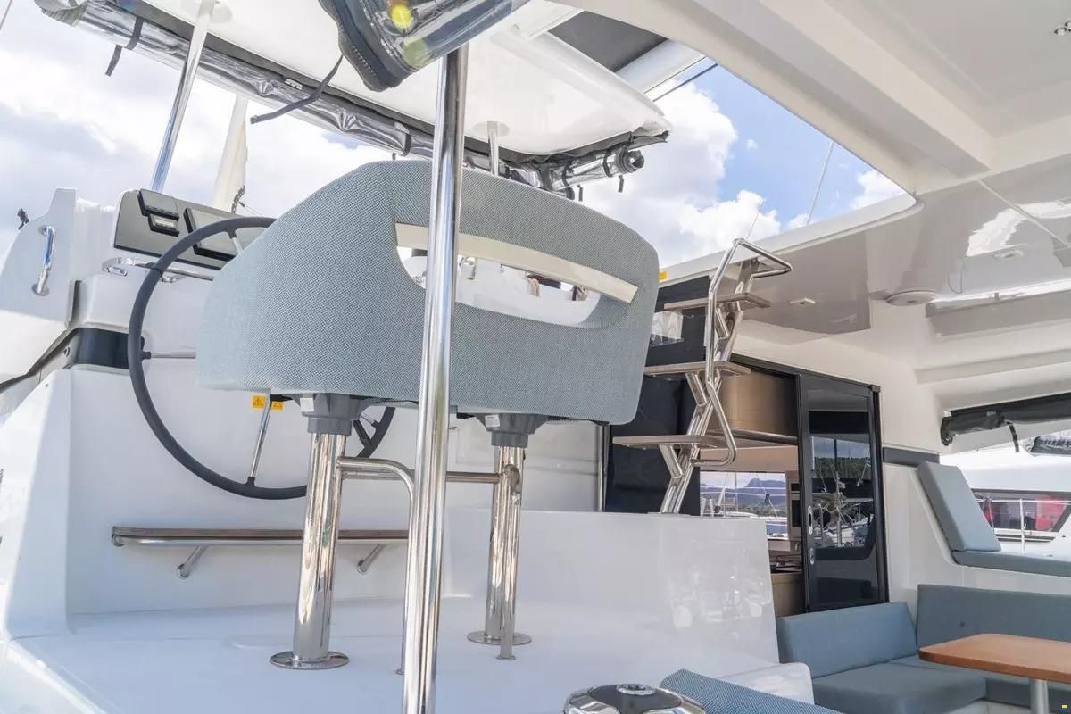 Lagoon 42