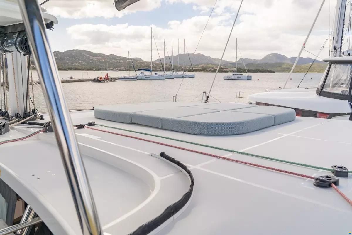 Lagoon 42