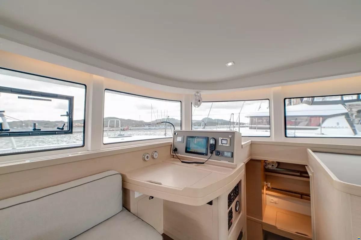 Lagoon 42