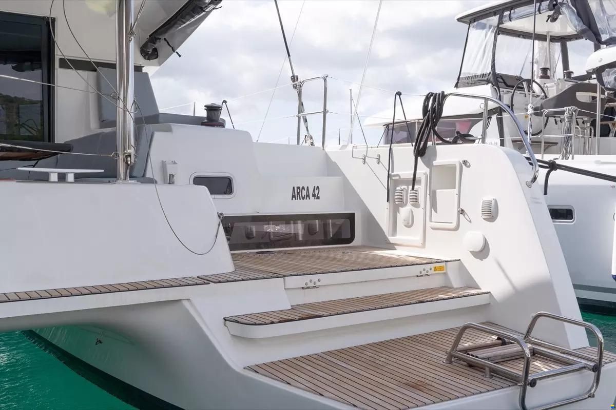 Lagoon 42