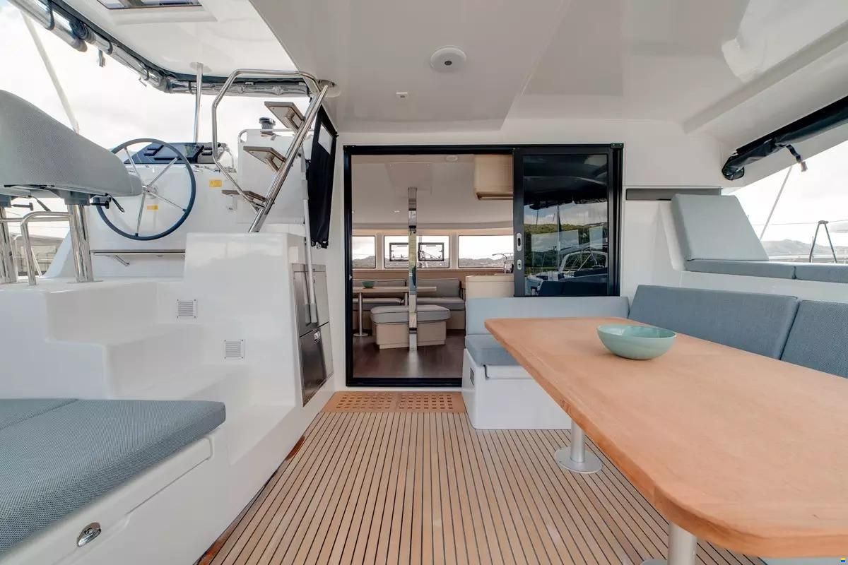 Lagoon 42