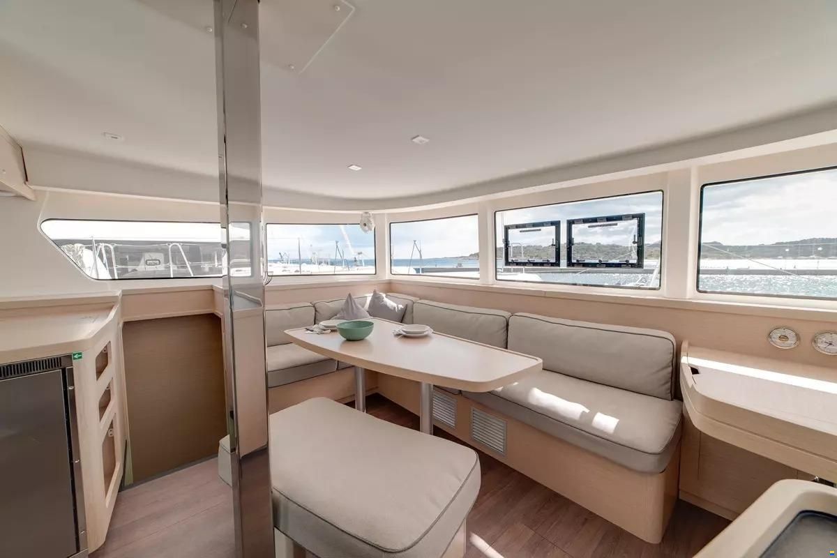 Lagoon 42