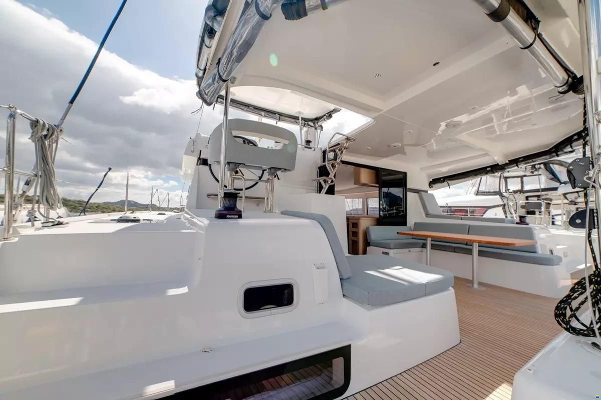 Lagoon 42