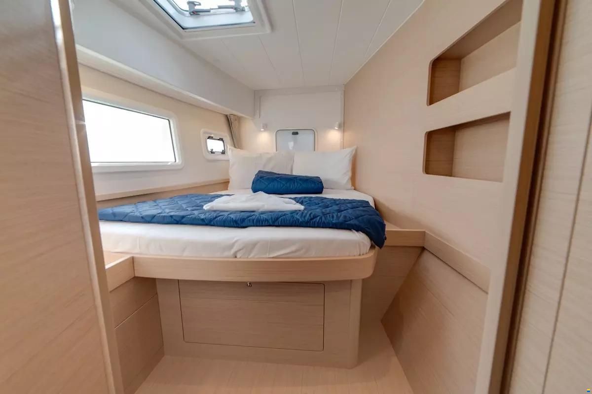 Lagoon 42