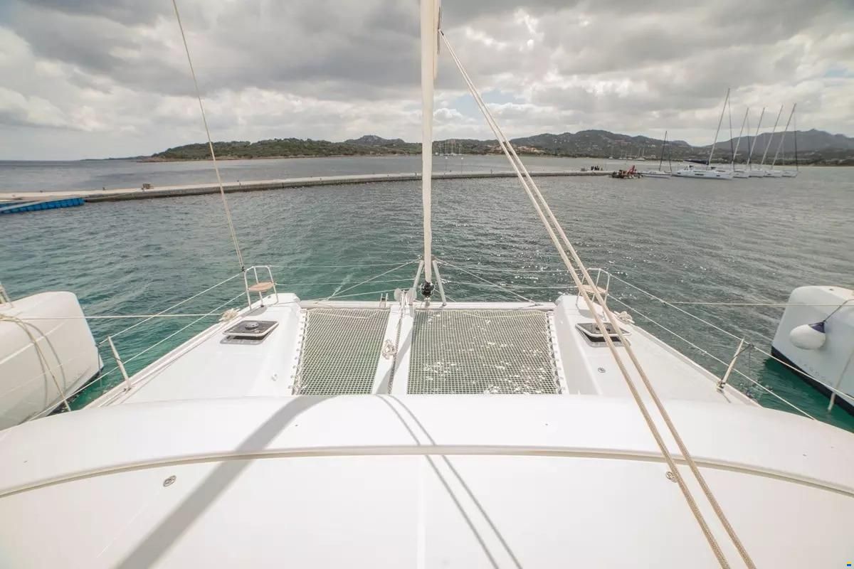 Lagoon 42