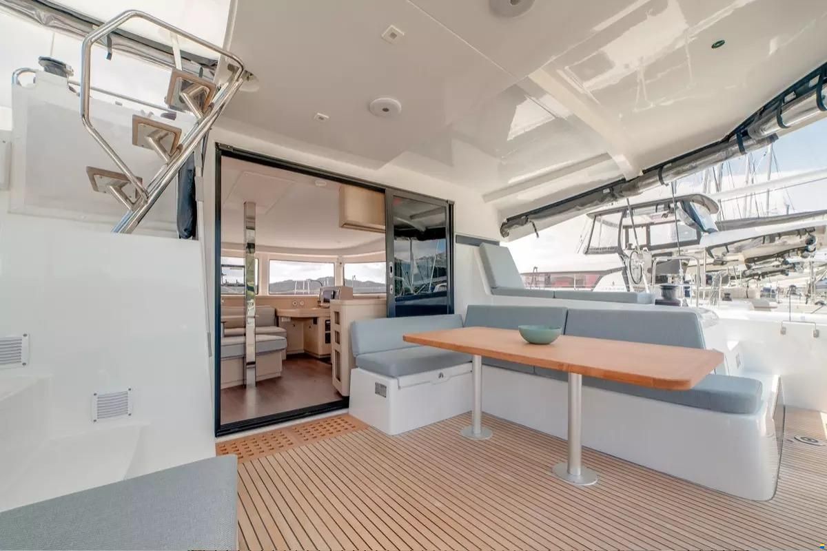 Lagoon 42