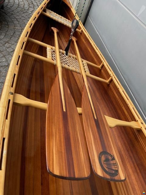 Morley Canoes / 17' Guide