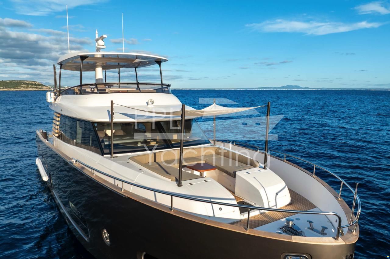 Azimut Magellano 66