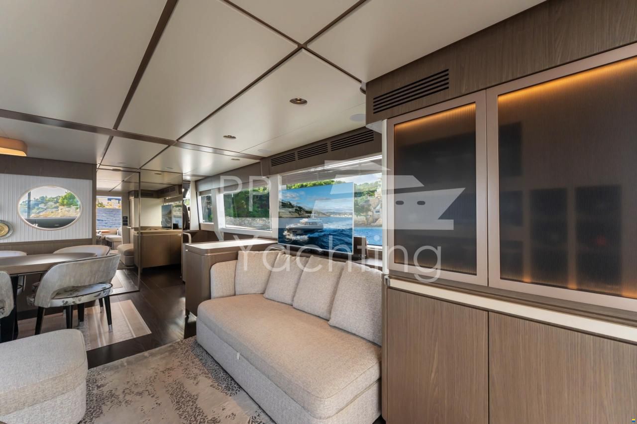 Azimut Magellano 66