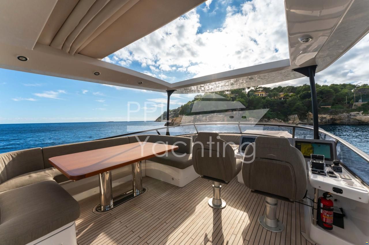 Azimut Magellano 66