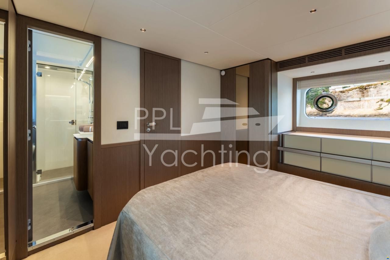 Azimut Magellano 66