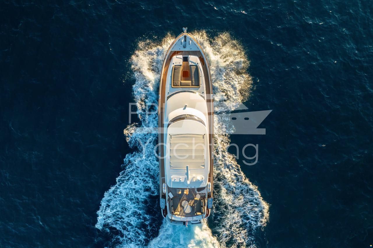 Azimut Magellano 66