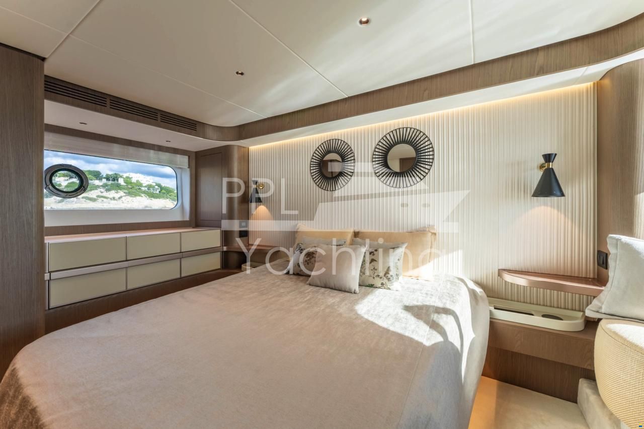 Azimut Magellano 66