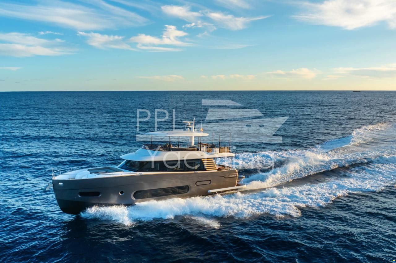 Azimut Magellano 66