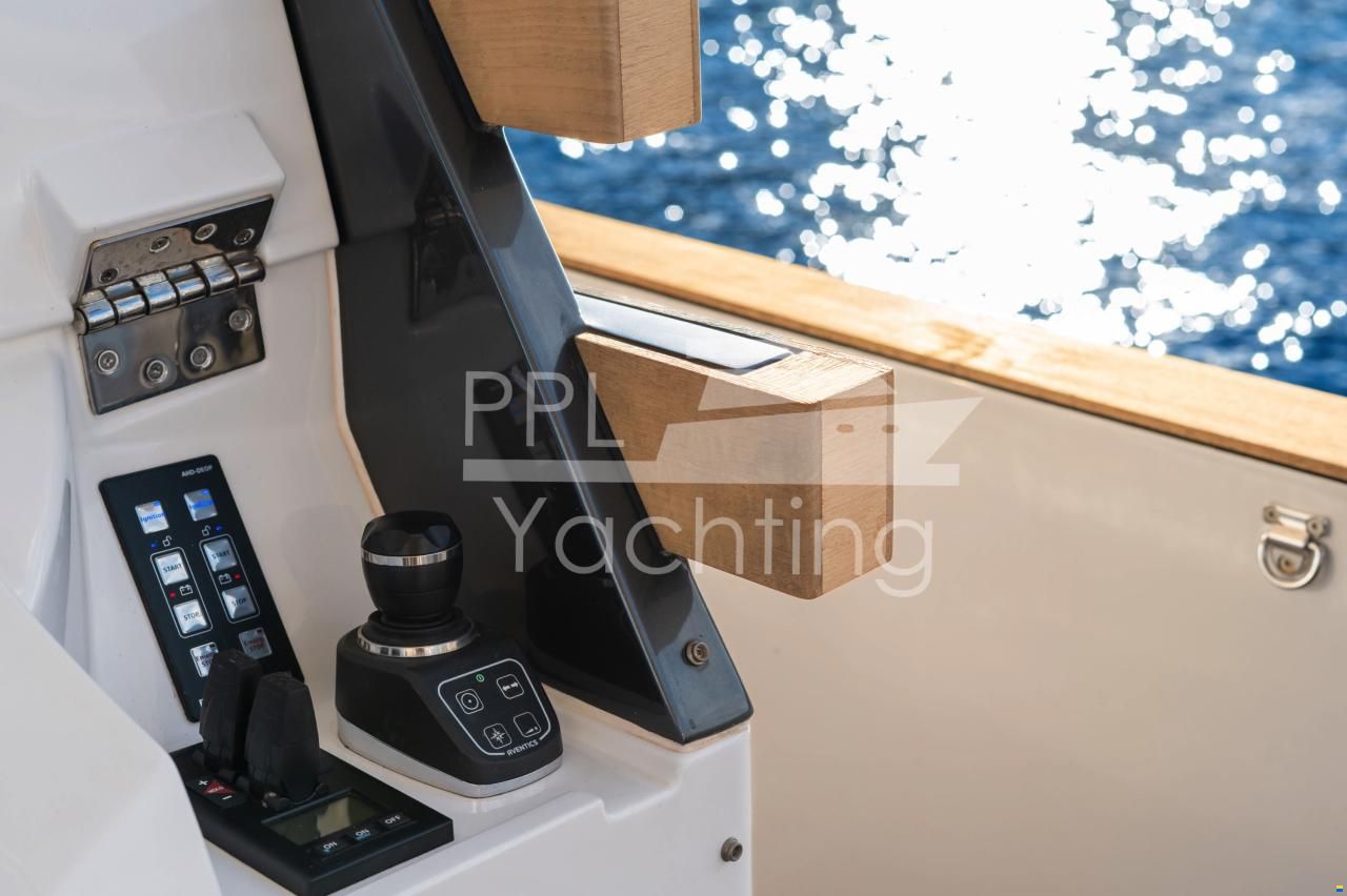 Azimut Magellano 66