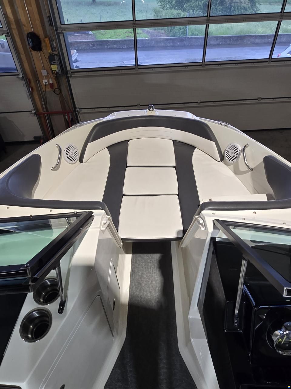 Sea Ray 210 SPX