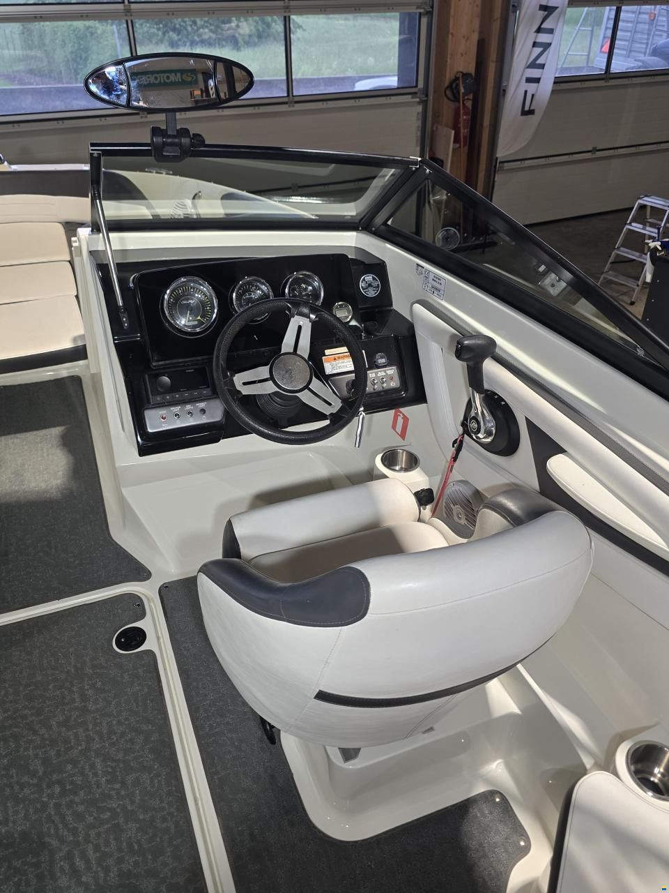 Sea Ray 210 SPX