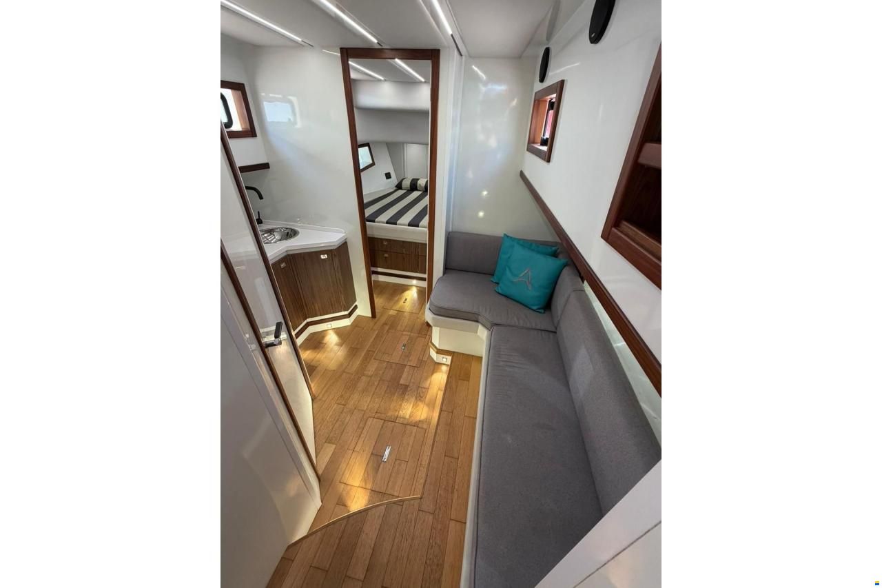 Allure 38