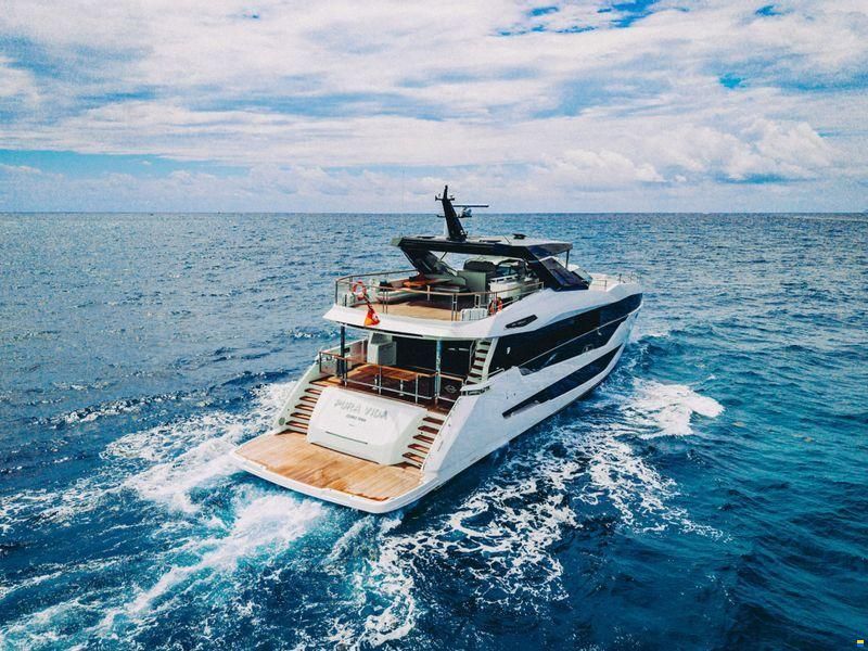 Sunseeker 100 Yacht