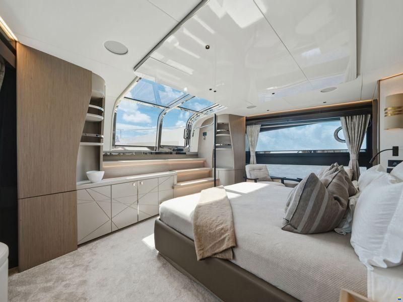 Sunseeker 100 Yacht