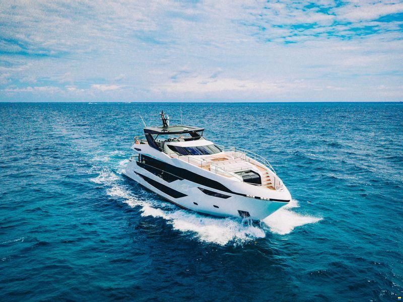 Sunseeker 100 Yacht