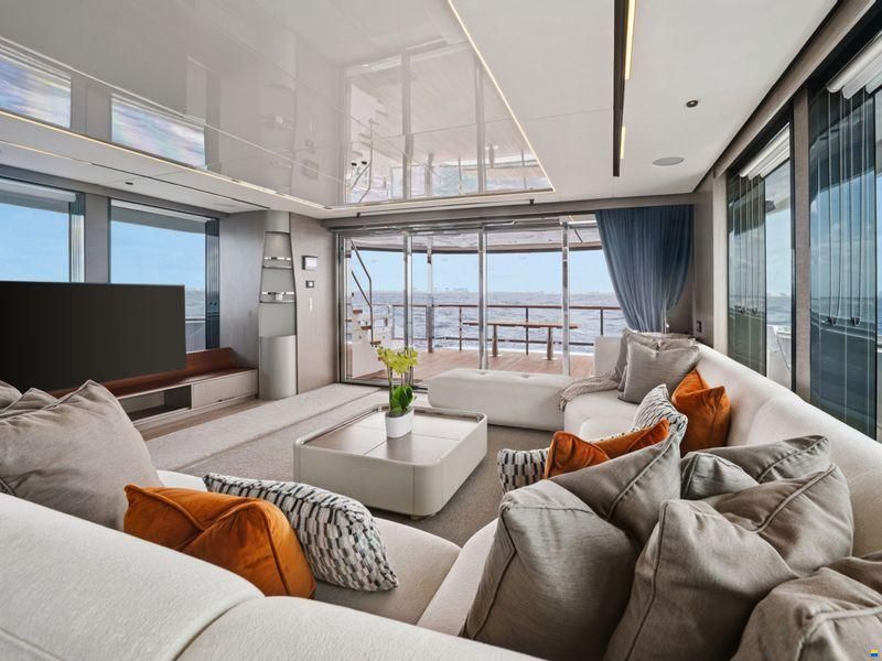 Sunseeker 100 Yacht