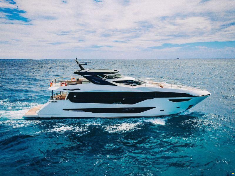 Sunseeker 100 Yacht