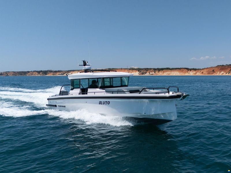 Axopar 37XC Cross Cabin