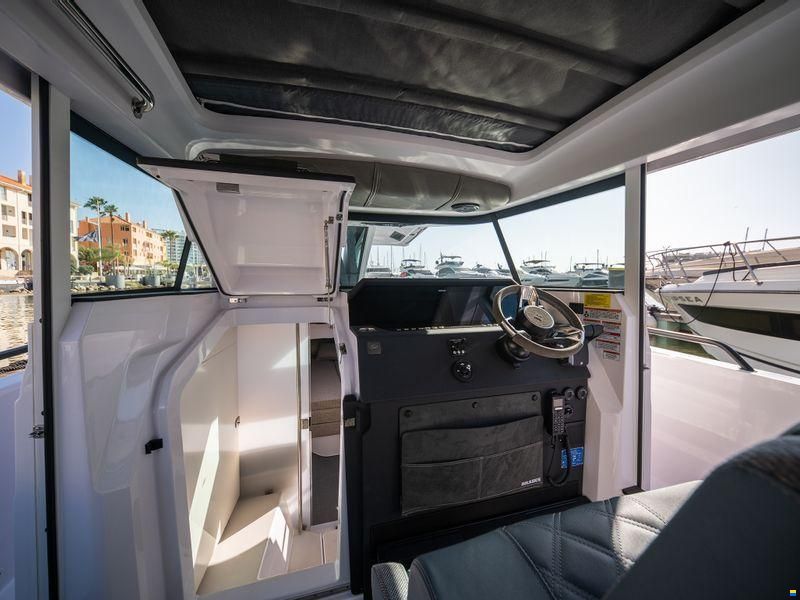Axopar 37XC Cross Cabin