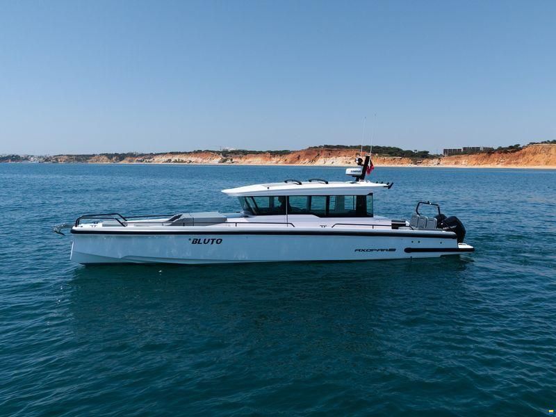 Axopar 37XC Cross Cabin