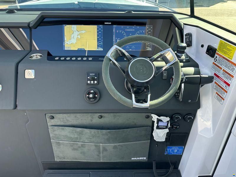 Axopar 37XC Cross Cabin