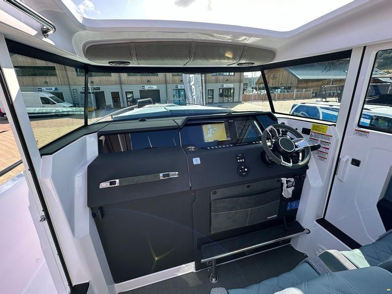 Axopar 37XC Cross Cabin