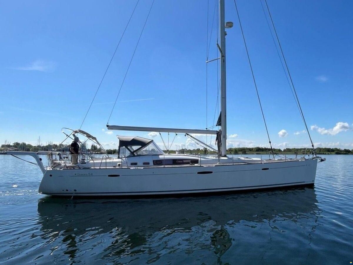 Beneteau Oceanis 54