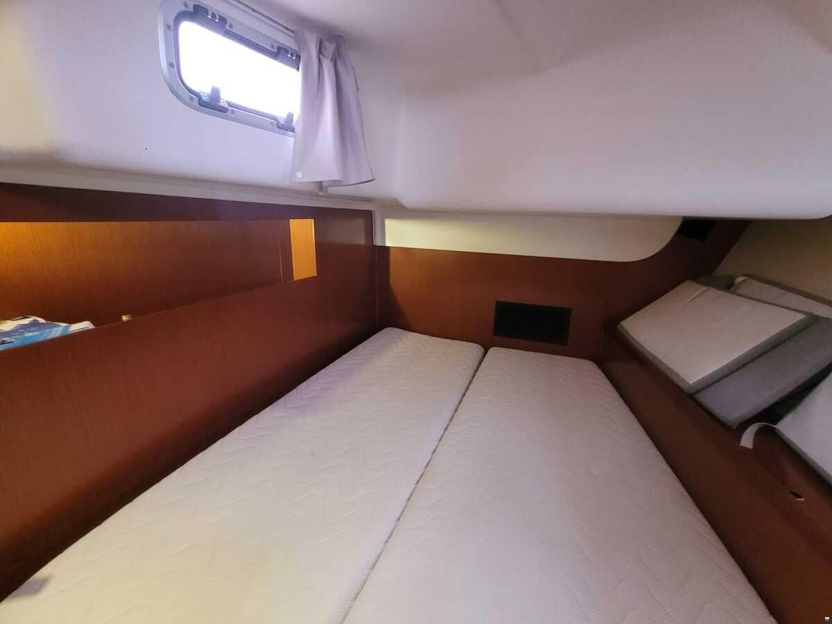 Beneteau Oceanis 54