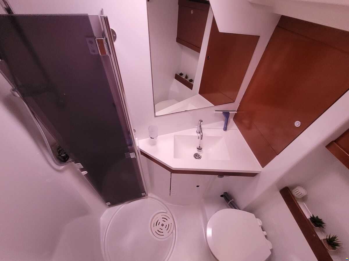 Beneteau Oceanis 54