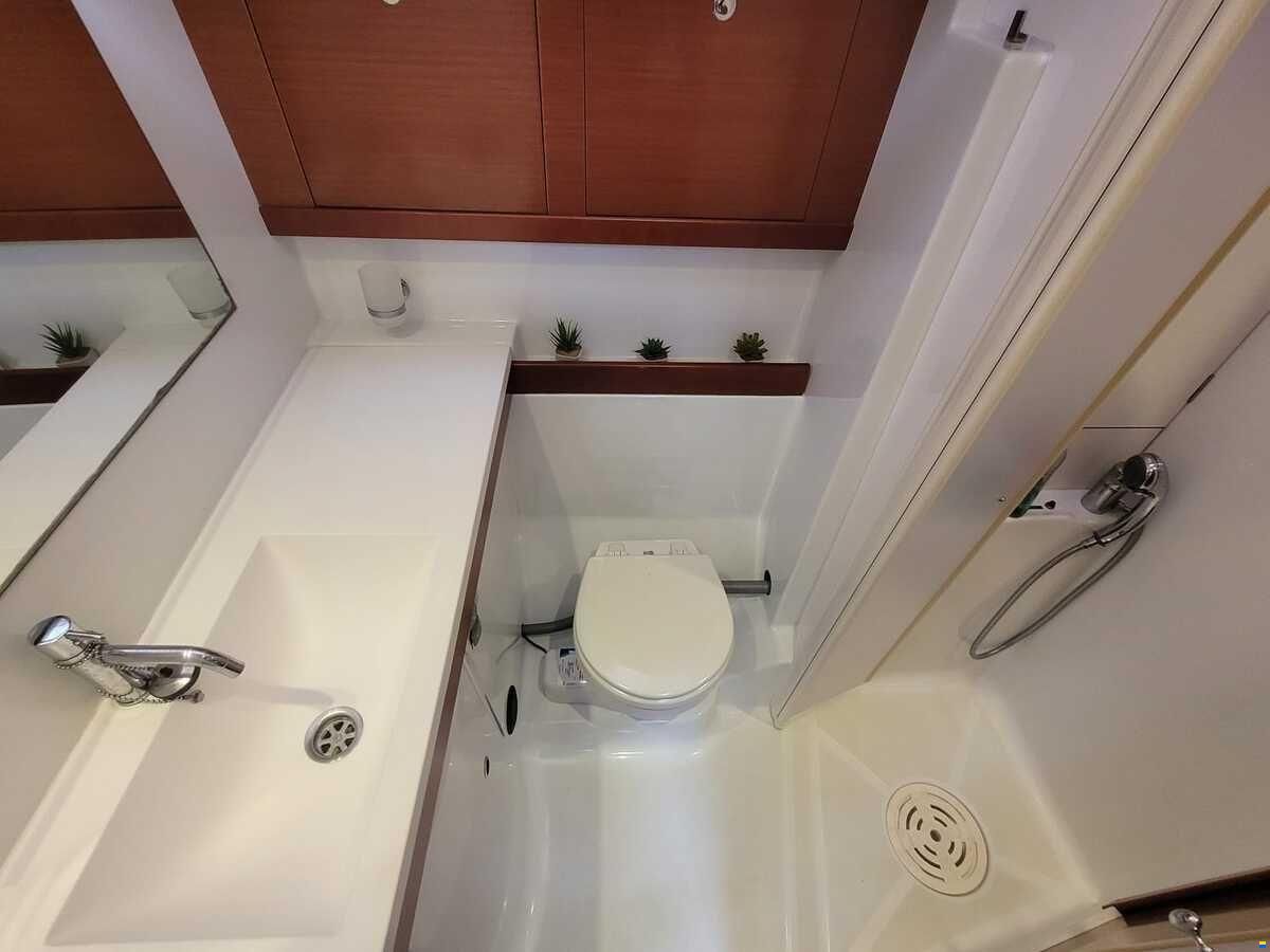 Beneteau Oceanis 54
