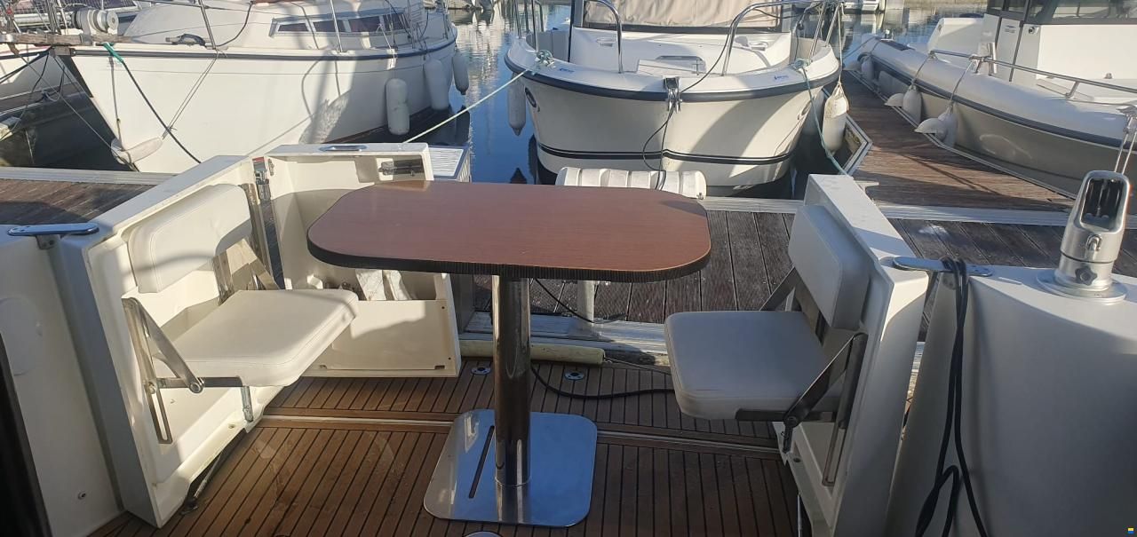 Beneteau Trawler 30