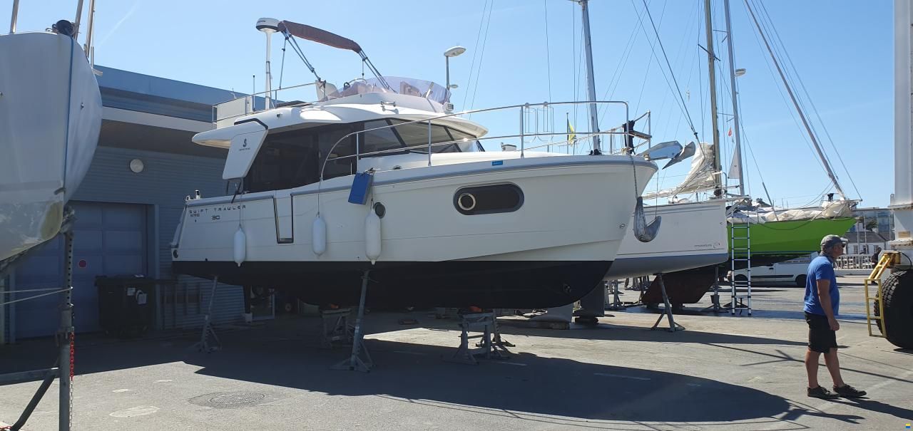 Beneteau Trawler 30