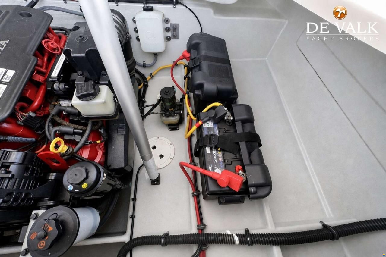Chris Craft Corsair 28
