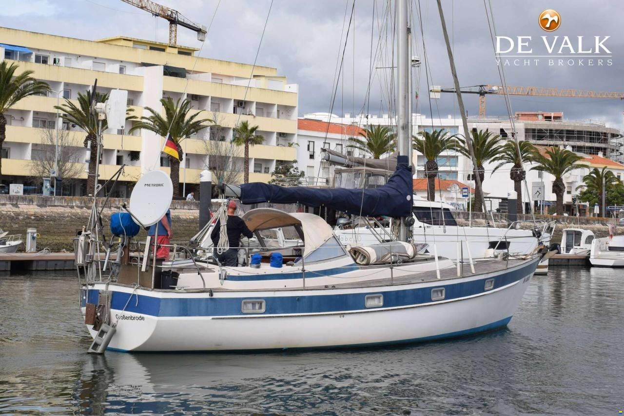 Hallberg-Rassy 352