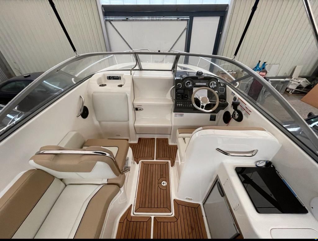 Bayliner 742 Cuddy R