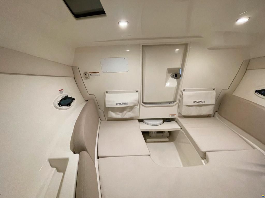Bayliner 742 Cuddy R