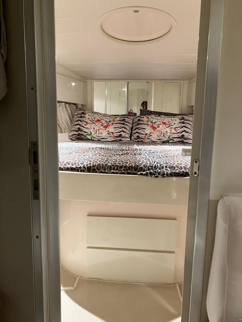 Pershing 38