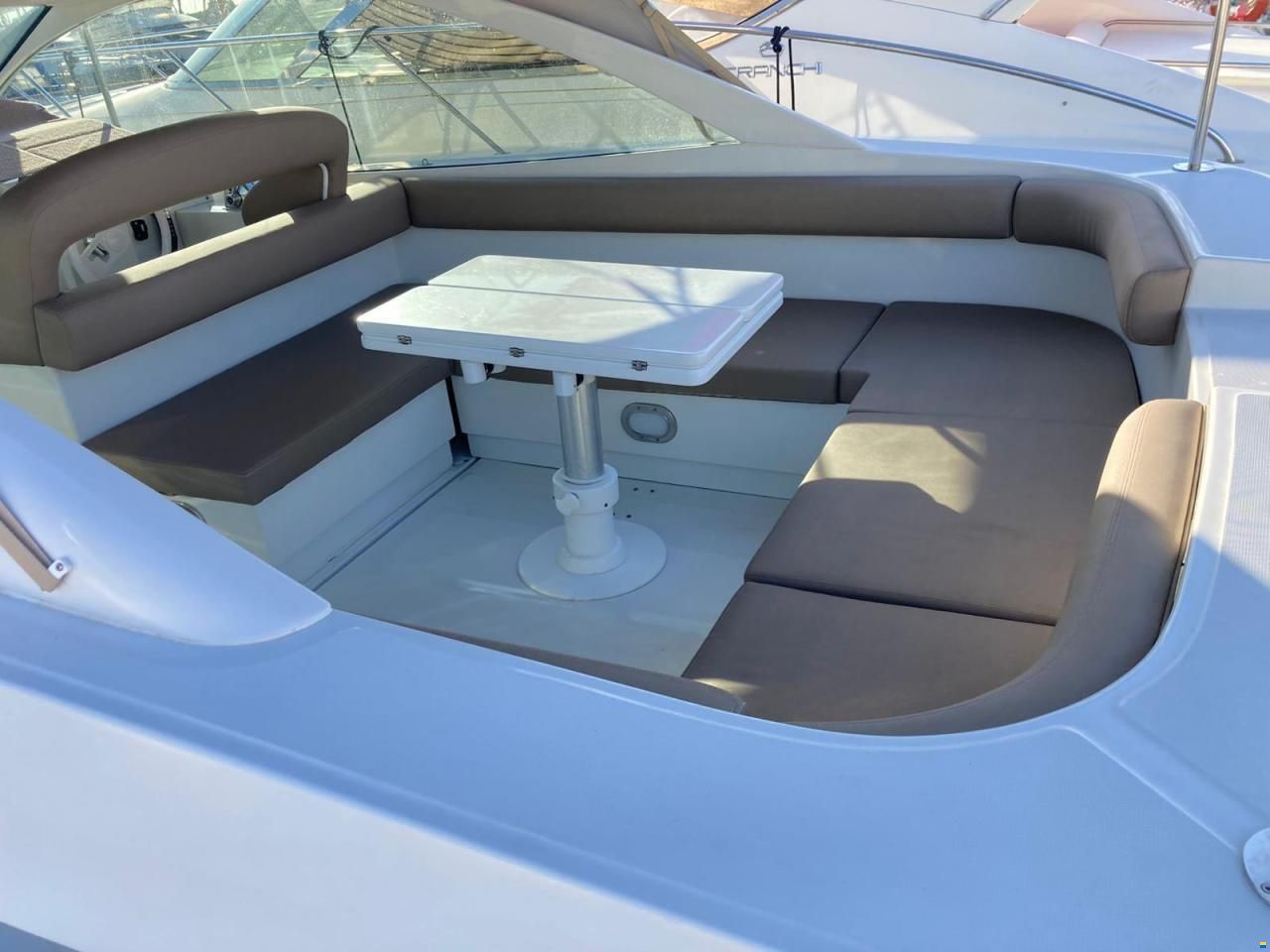 Pershing 38
