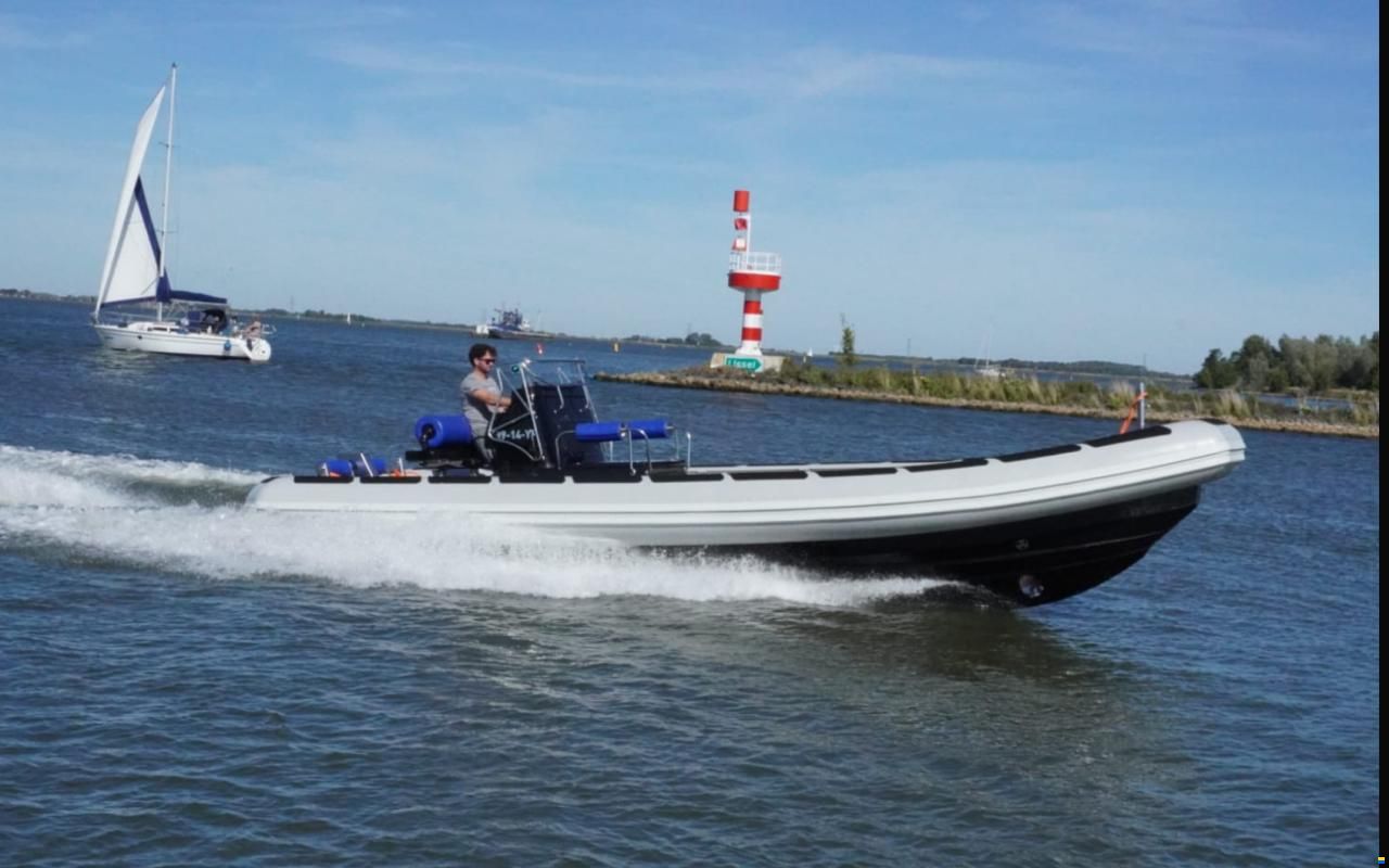 Blue Spirit RIB 900 Tender